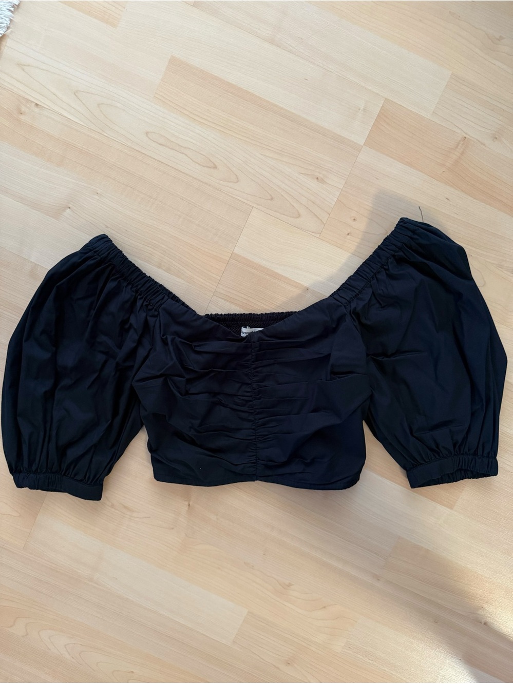 abercrombie & fitch cropped puff sleeve top